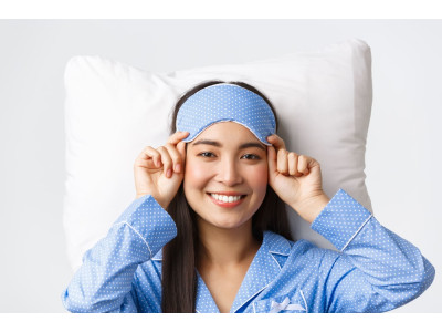 Як прати маску для сну?