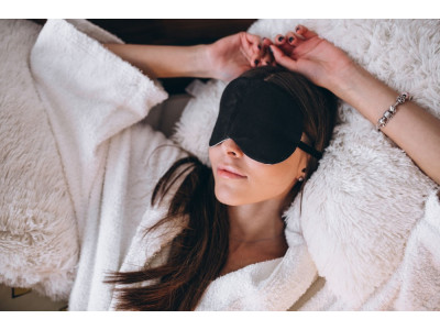 Навіщо потрібна маска для сну?