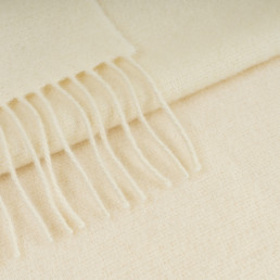 Плед тревел 100% вовна білий 140×220 см з ременем Love You