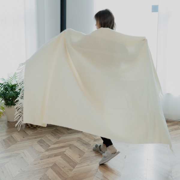 Плед тревел 100% вовна білий 140×220 см з ременем Love You