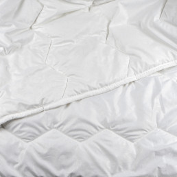 Набор Одеяло Vladi облегченное 200х220 см полиэфирное волокно + 2 подушки 50x70 см