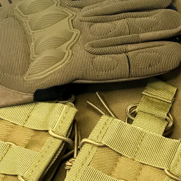Комплект сумок для магазинів AK/AR та рукавички тактичні повнопалі із захистом UAD